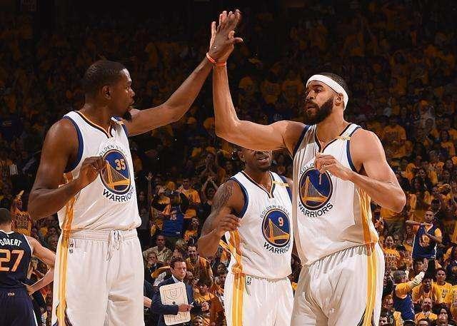 不是太稳！郭艾伦半场5中2拿到7分4板1助 3失误&被王少杰大帽（状态欠佳！郭艾伦半场5投2中拿7分4篮板1助攻，3次失误+遭王少杰大帽）