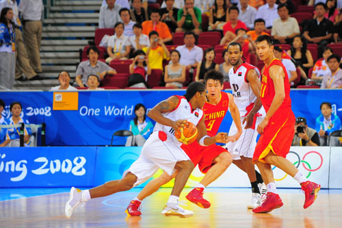 曾经的师徒，斯帕莱蒂和泽尔宾赛前互致问候（昔日师徒再相逢：斯帕莱蒂与泽尔宾赛前致意）