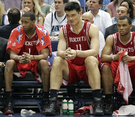 皇马主场0比2塞尔塔，心态失衡红牌左右赛果，三大进攻利器哑火（皇马主场0-2负塞尔塔：心态失衡引发红牌，三大进攻点集体哑火）