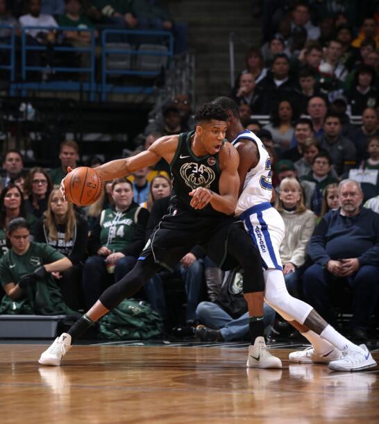 玩脏的？雷霆多尔特小动作击翻文班亚马 随后巴恩斯被犯规未吹（雷霆多尔特疑似小动作放倒文班亚马，随后巴恩斯遭犯规未判）