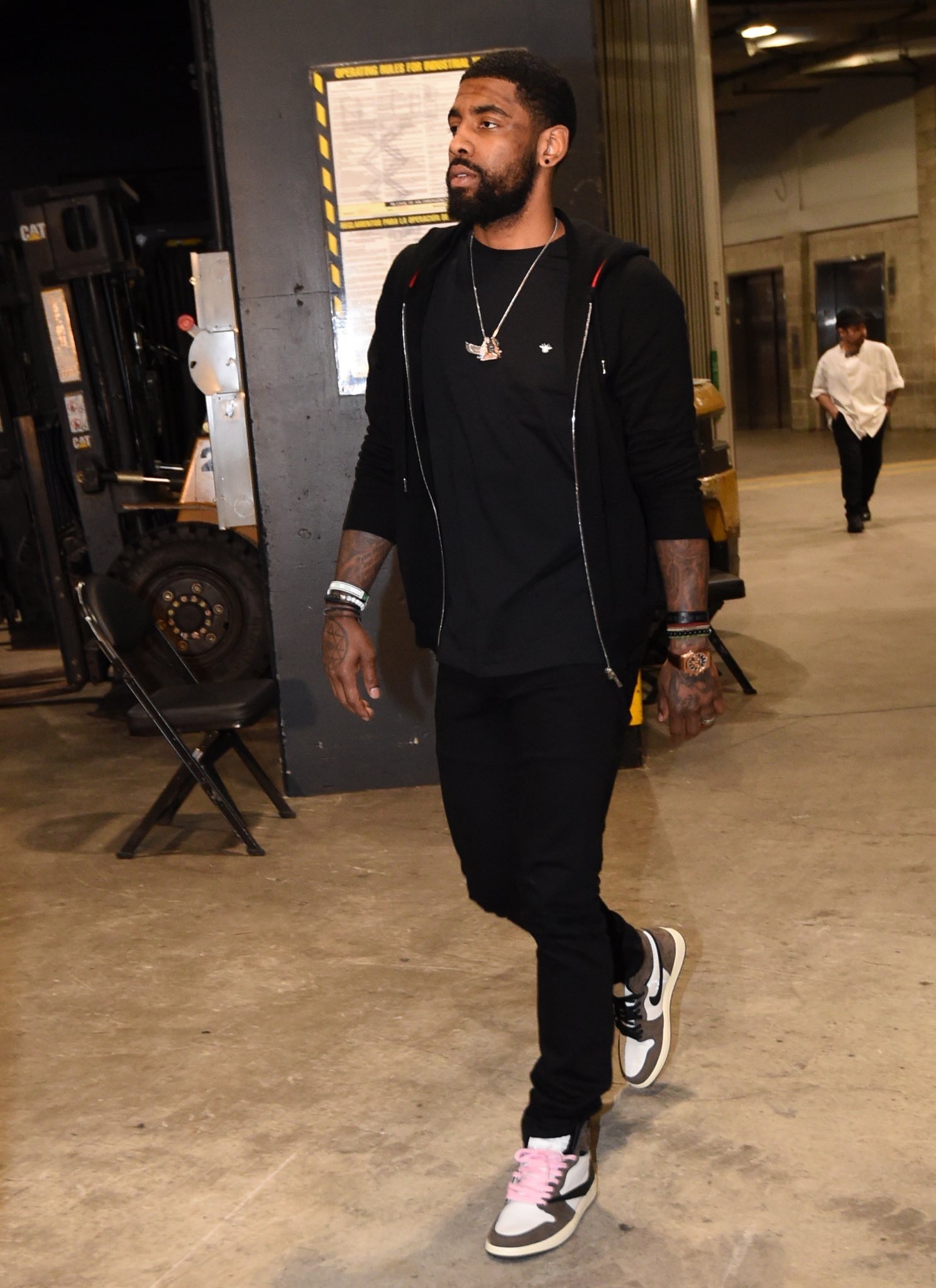 半场战报：奥萨苏纳2-0莱万特，鲁文-加西亚、维克托-穆尼奥斯破门（半场快讯：奥萨苏纳2-0领先莱万特，鲁文-加西亚与维克托-穆尼奥斯建功）