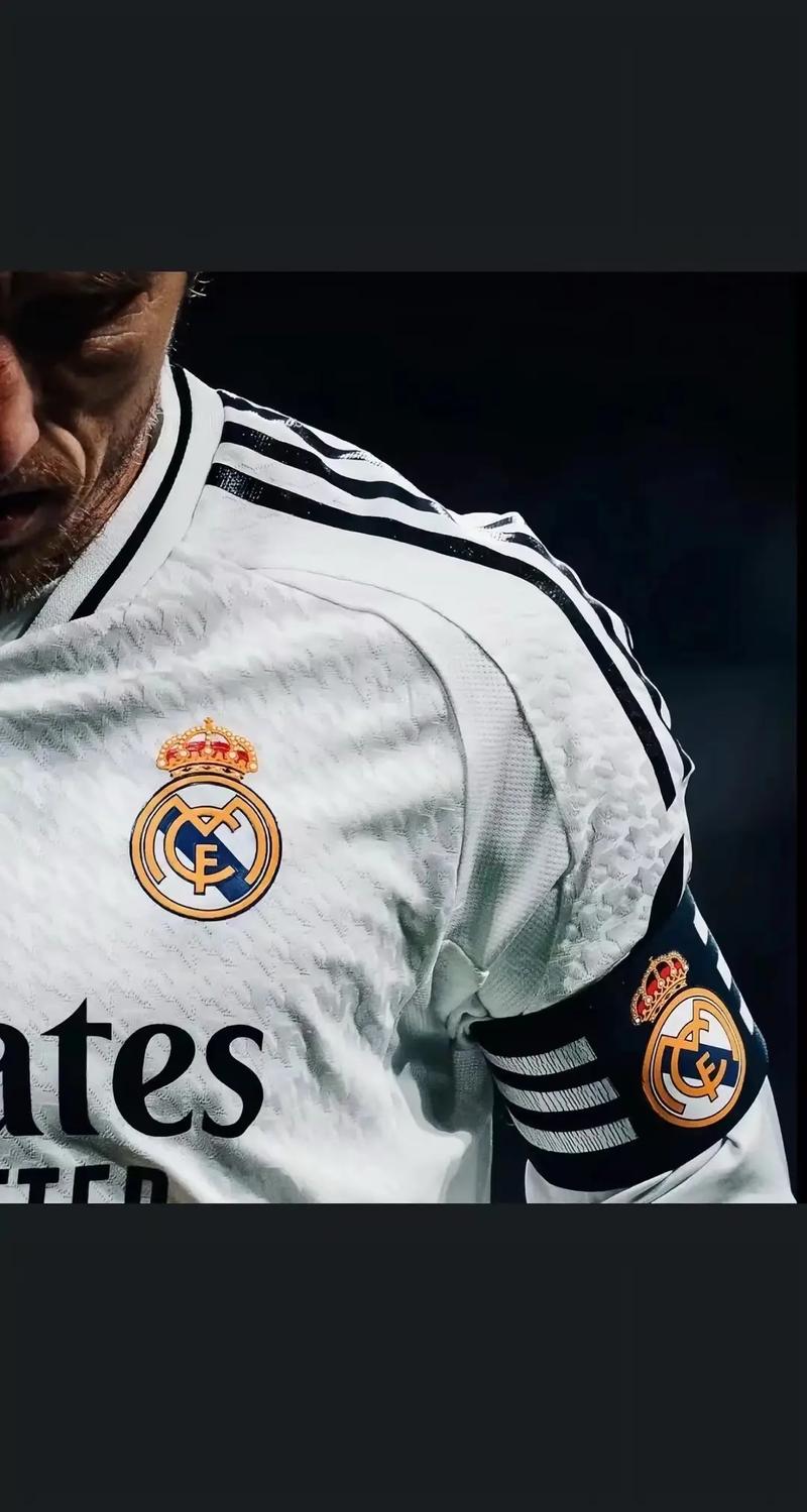 利物浦伤病潮催生变阵，青训小将皮林或迎意外首秀（伤病潮逼迫利物浦调整阵容，青训新人皮林或上演意外处子秀）