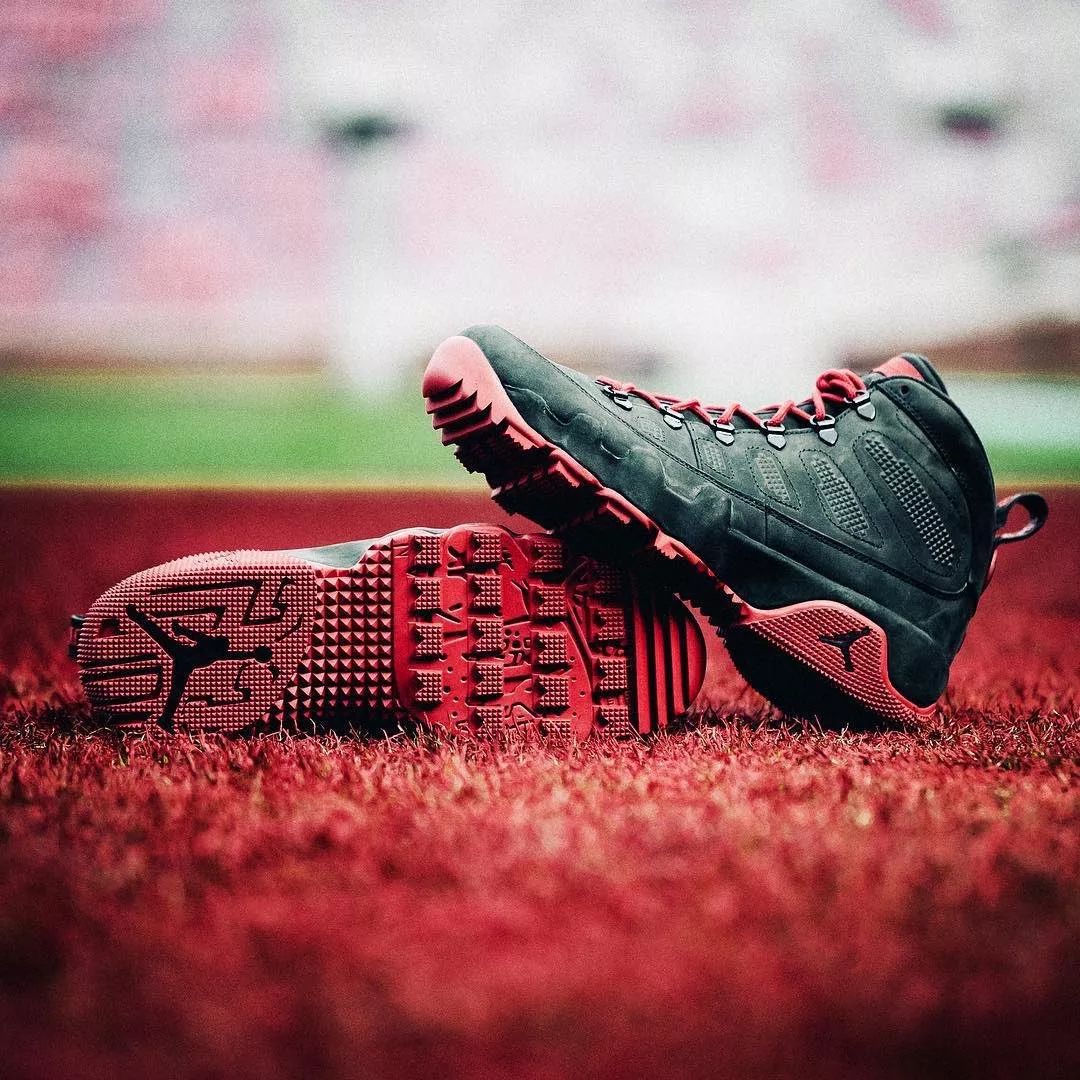 记者：曼联希望姆伯莫12月21日踢完维拉后再去参加非洲杯（记者称：曼联希望姆伯莫踢完12月21日对维拉的比赛再赴非洲杯）