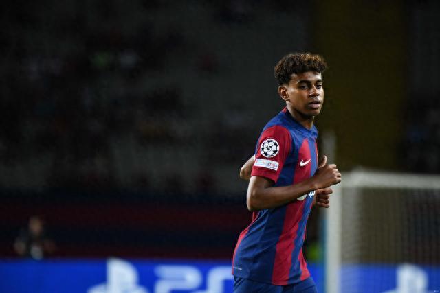 官方：巴萨与24岁后卫埃里克-加西亚续约至2031年（巴萨官方宣布：24岁后卫埃里克·加西亚续约至2031年）