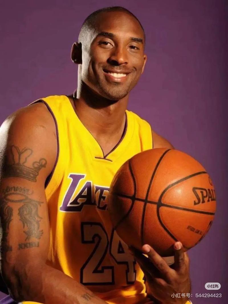 国米三后卫体系滴水不漏（国米三中卫防线固若金汤）