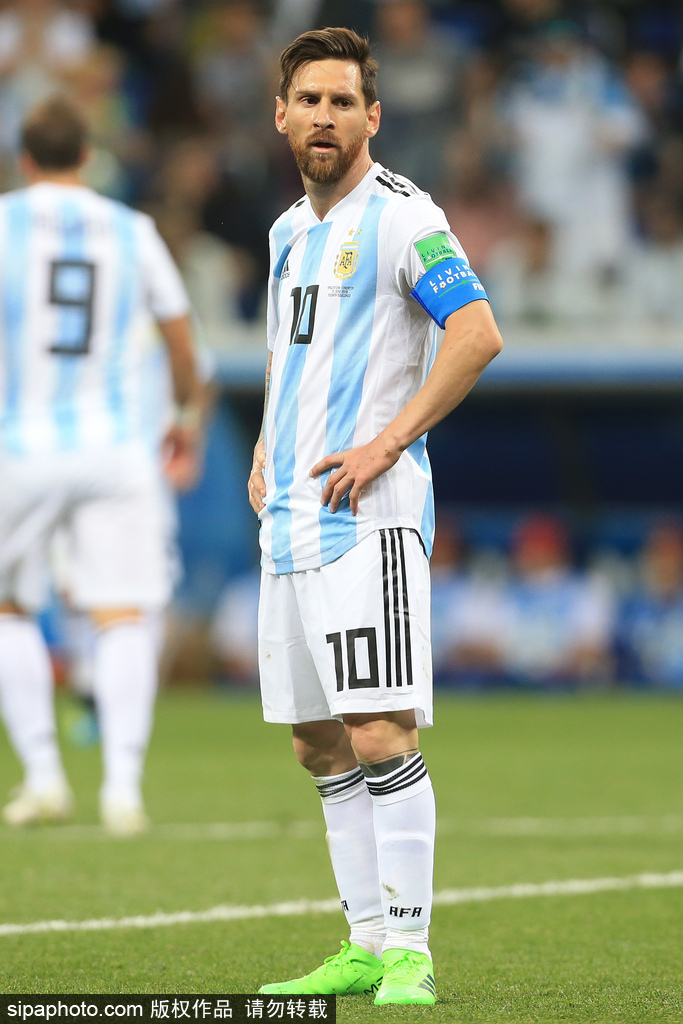 国际足联拟推新越位规则，或影响全球战术体系（国际足联酝酿调整越位规则，或重塑全球战术格局）