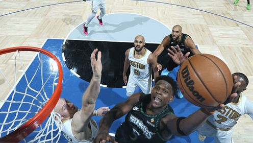 不服！萨拉赫：凯恩进球荒时媒体都相信他，轮到我就说去坐板凳（萨拉赫不满：凯恩进球荒照样被信任，到我这就要坐板凳？）